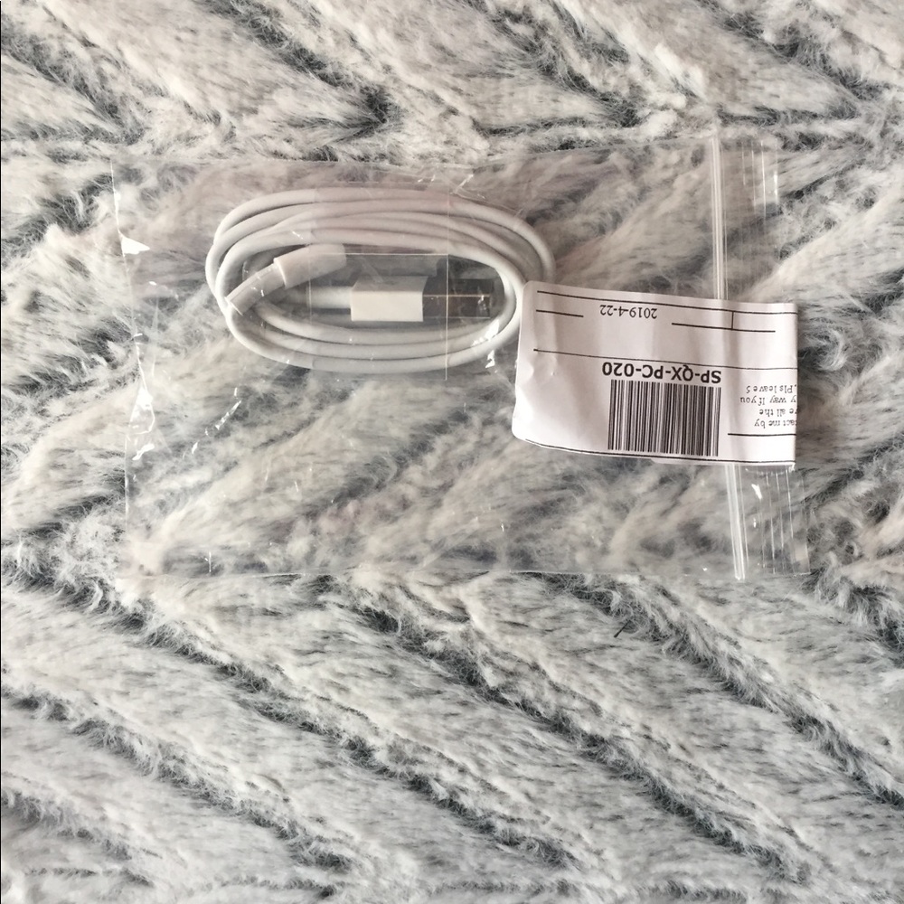 NWT iPhone 📱 USB Charger Cord 🔌